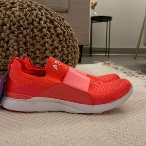 APL Techloom Bliss sneakers - brand new!